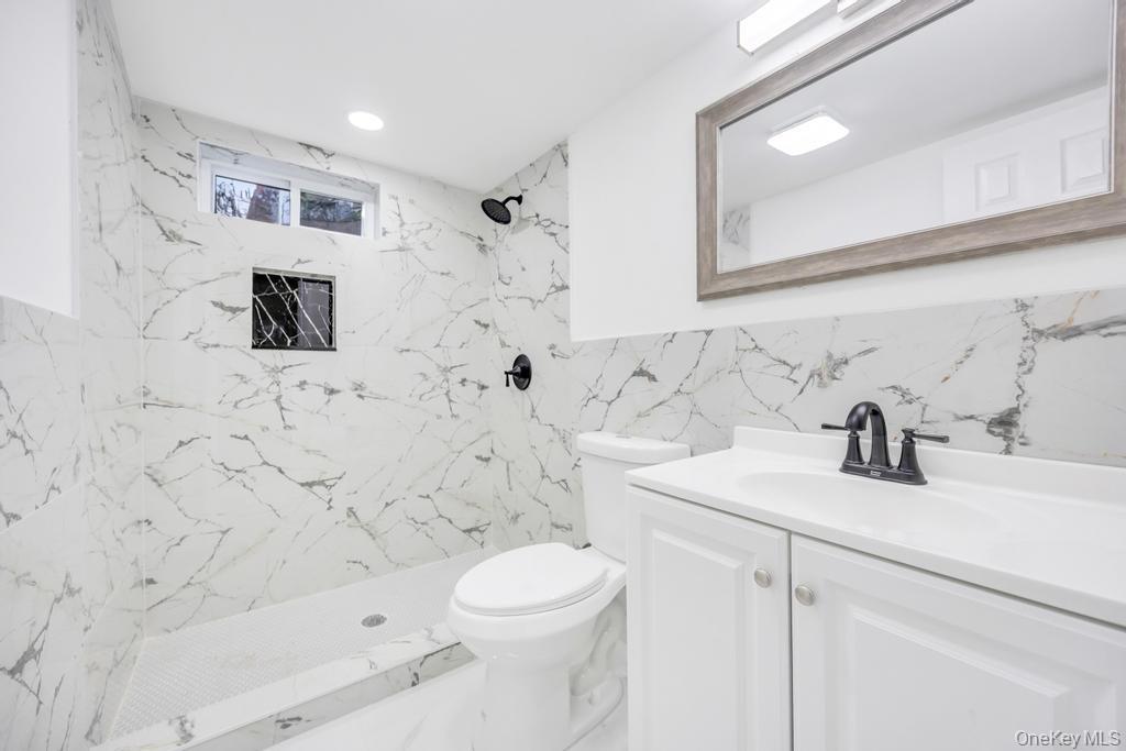 Single Family Claywood Suffolk County, NY 11717, MLS-935589-15