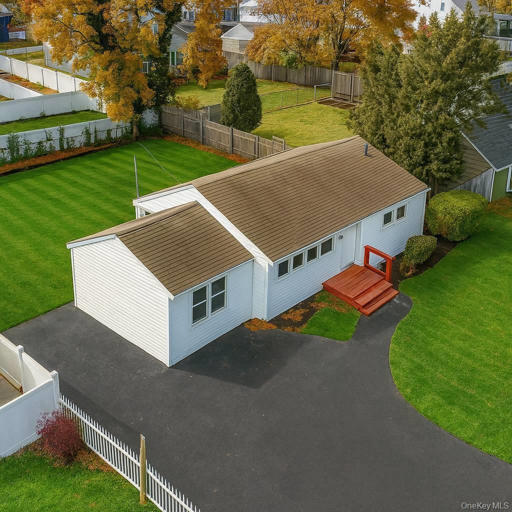 Single Family Claywood Suffolk County, NY 11717, MLS-935589-2