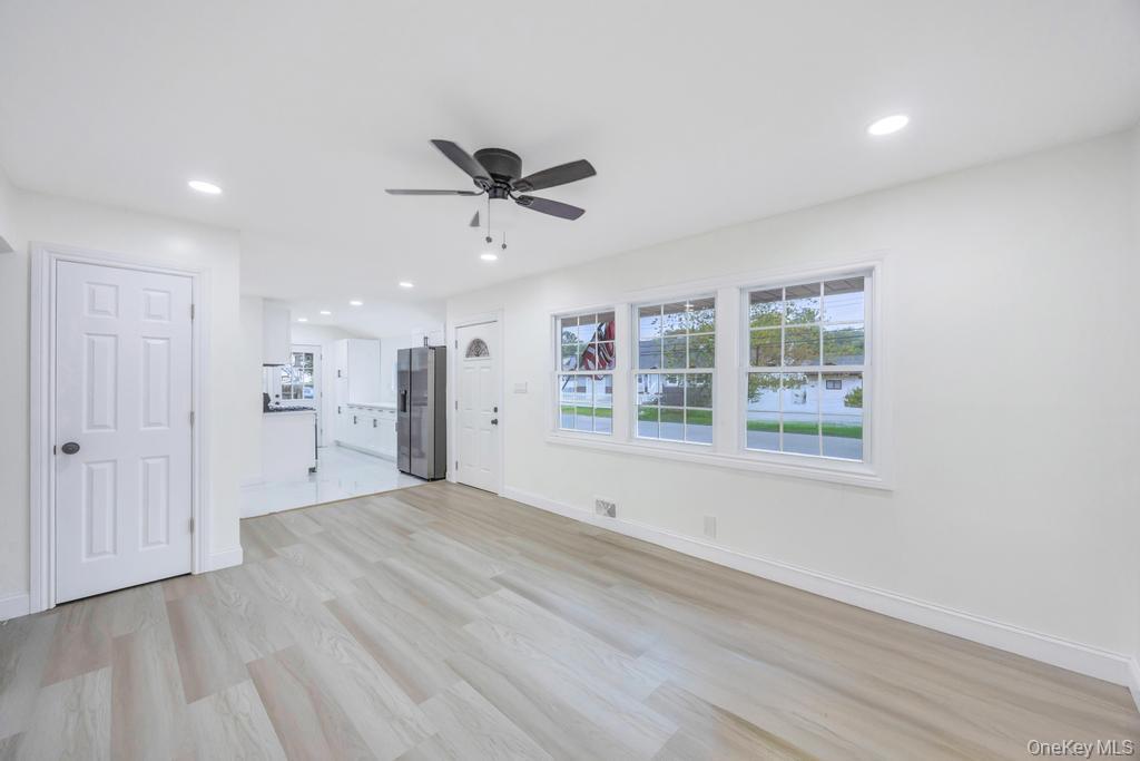 Single Family Claywood Suffolk County, NY 11717, MLS-935589-3