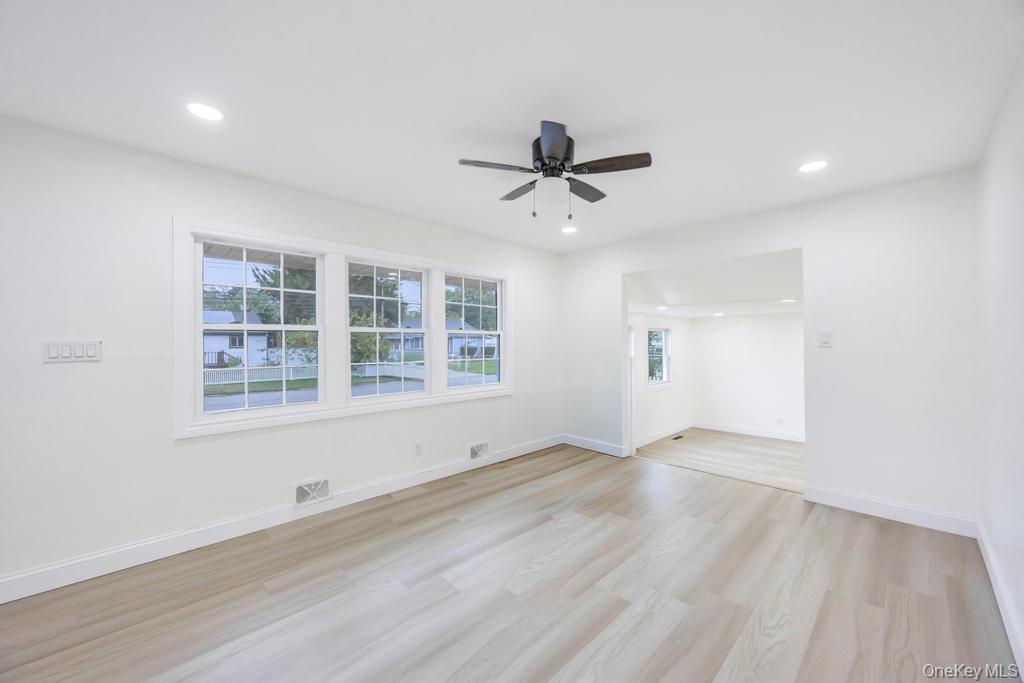 Single Family Claywood Suffolk County, NY 11717, MLS-935589-4