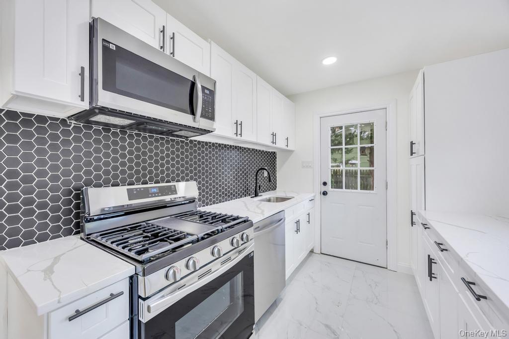 Single Family Claywood Suffolk County, NY 11717, MLS-935589-5