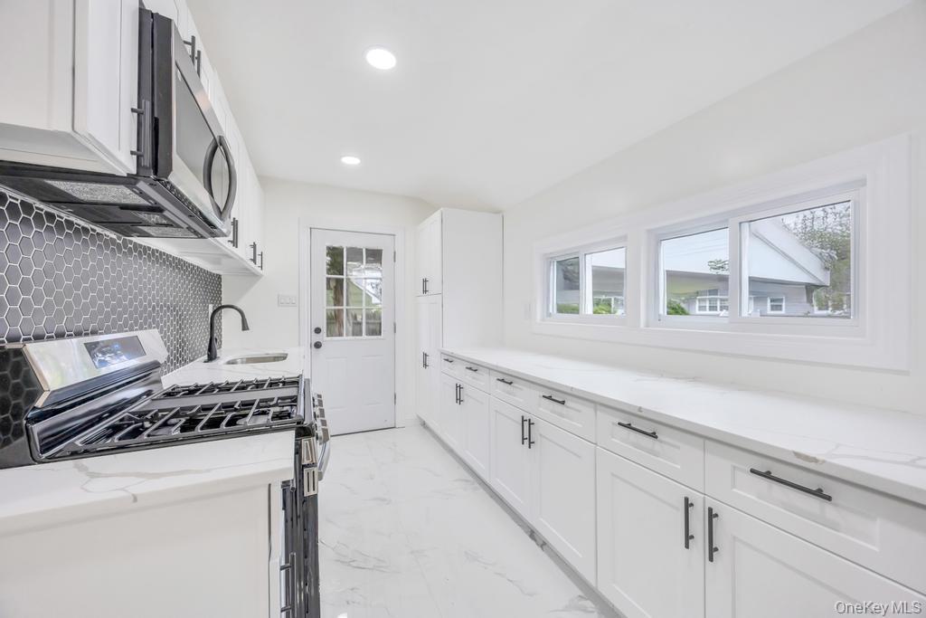 Single Family Claywood Suffolk County, NY 11717, MLS-935589-6