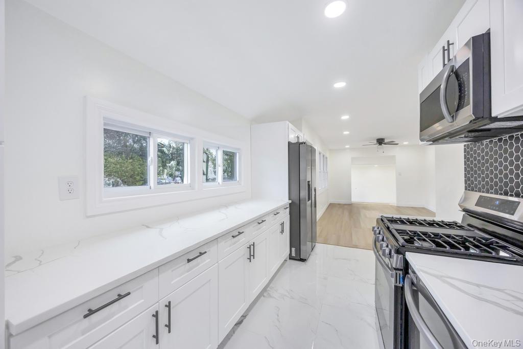 Single Family Claywood Suffolk County, NY 11717, MLS-935589-8