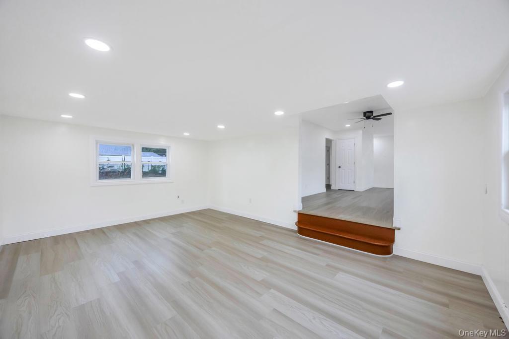 Single Family Claywood Suffolk County, NY 11717, MLS-935589-9