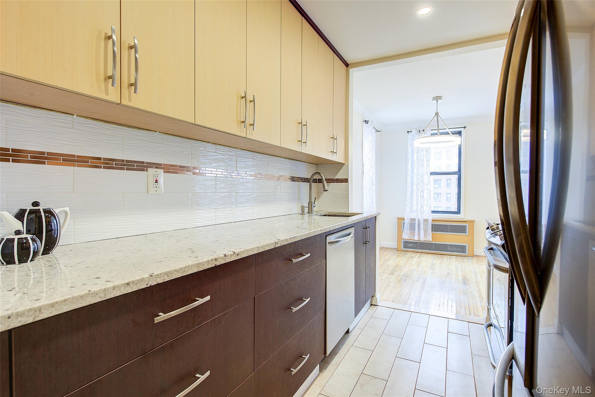 Condo Queens  Queens, NY 11375, MLS-935640-15