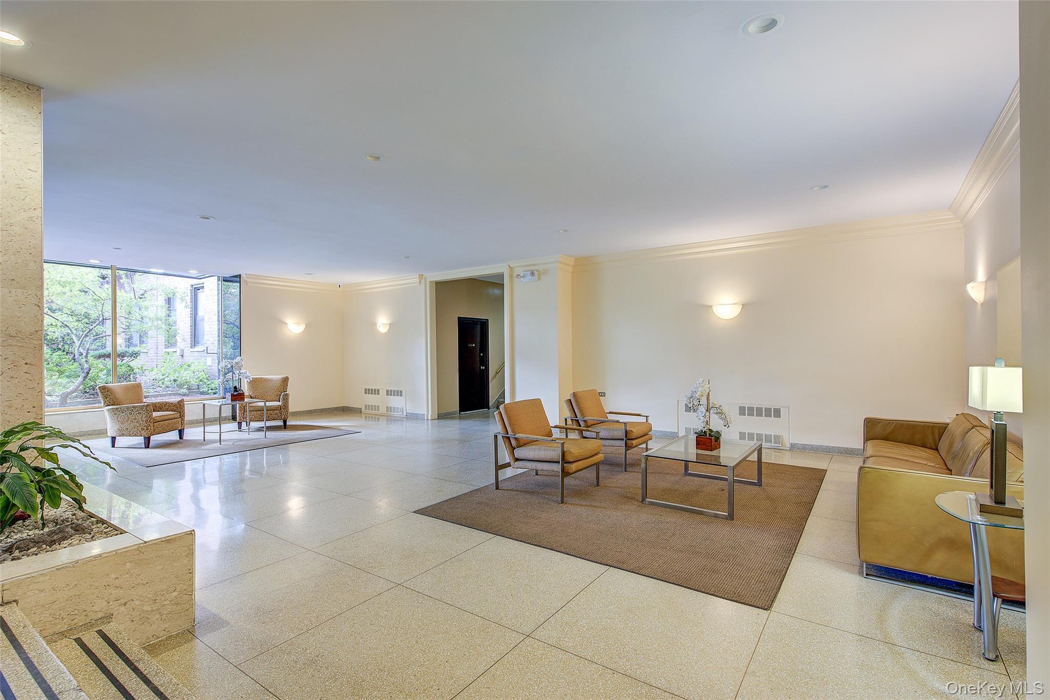 Condo Queens  Queens, NY 11375, MLS-935640-2