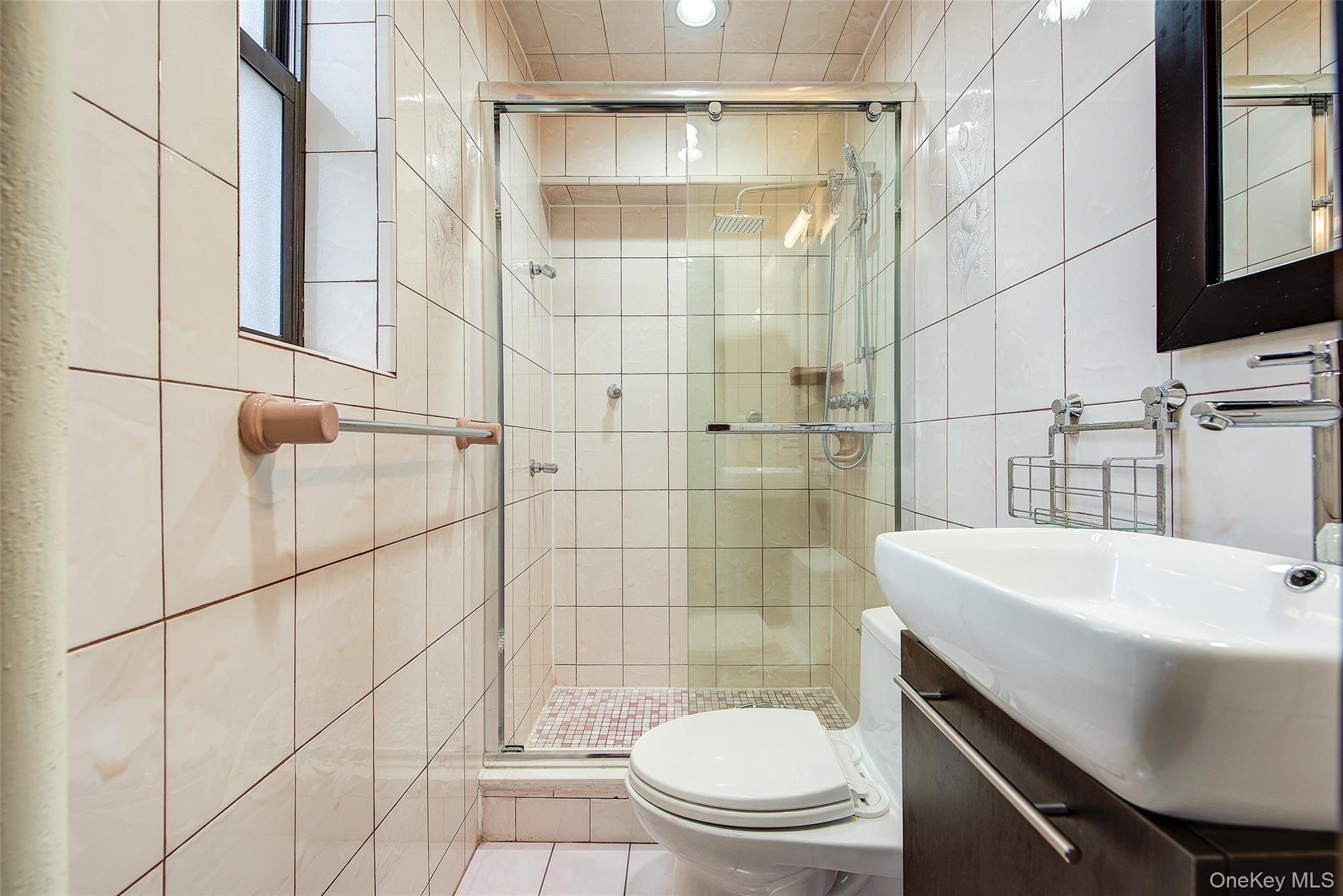 Condo Queens  Queens, NY 11375, MLS-935640-22