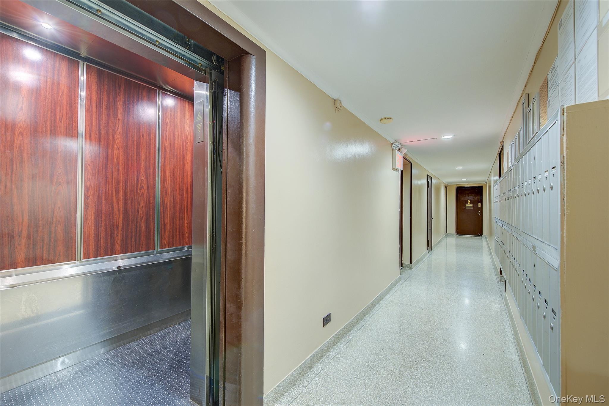 Condo Queens  Queens, NY 11375, MLS-935640-3