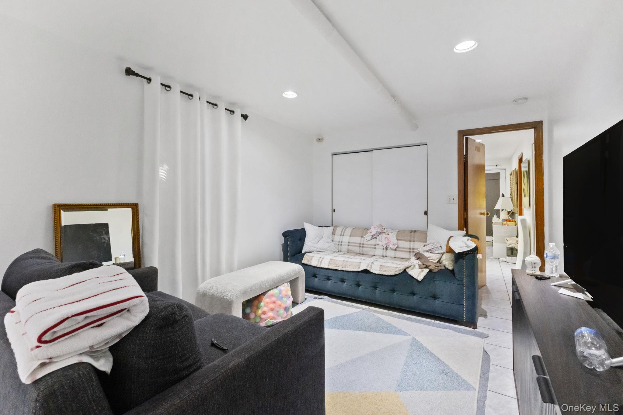 Single Family Rhinelander  Bronx, NY 10462, MLS-935652-11