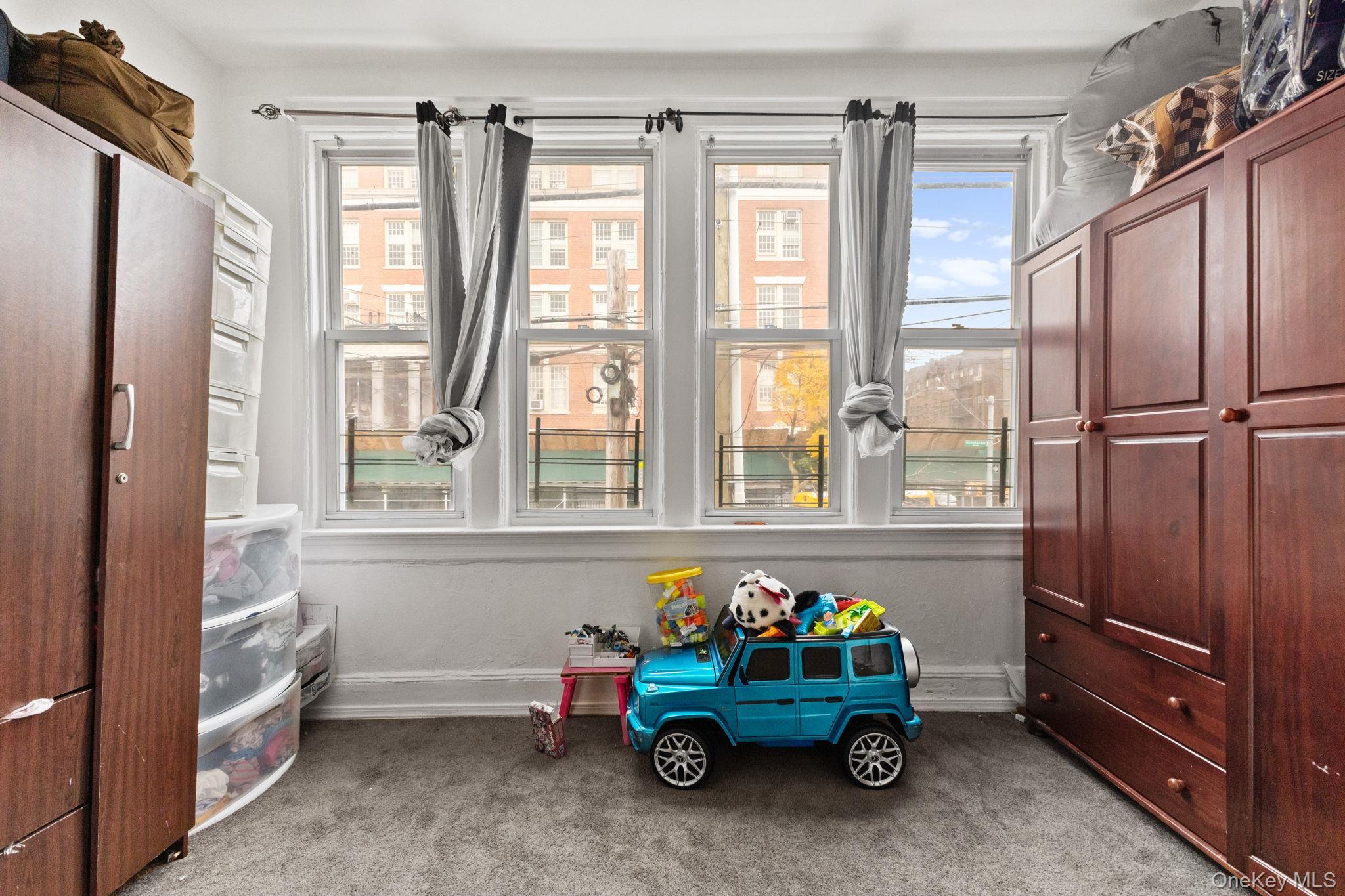 Single Family Rhinelander  Bronx, NY 10462, MLS-935652-17