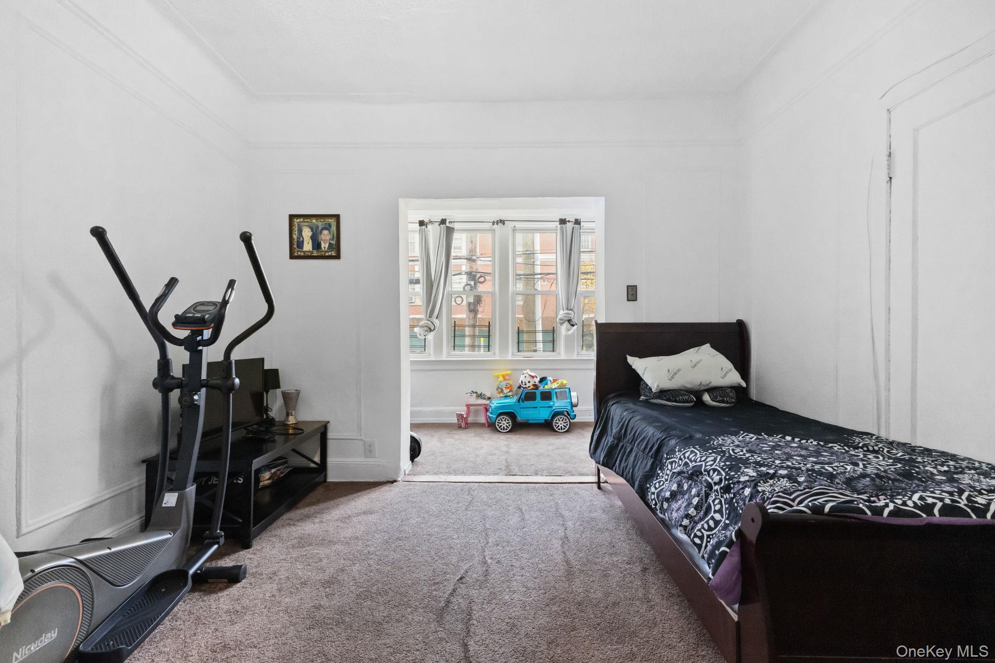 Single Family Rhinelander  Bronx, NY 10462, MLS-935652-19