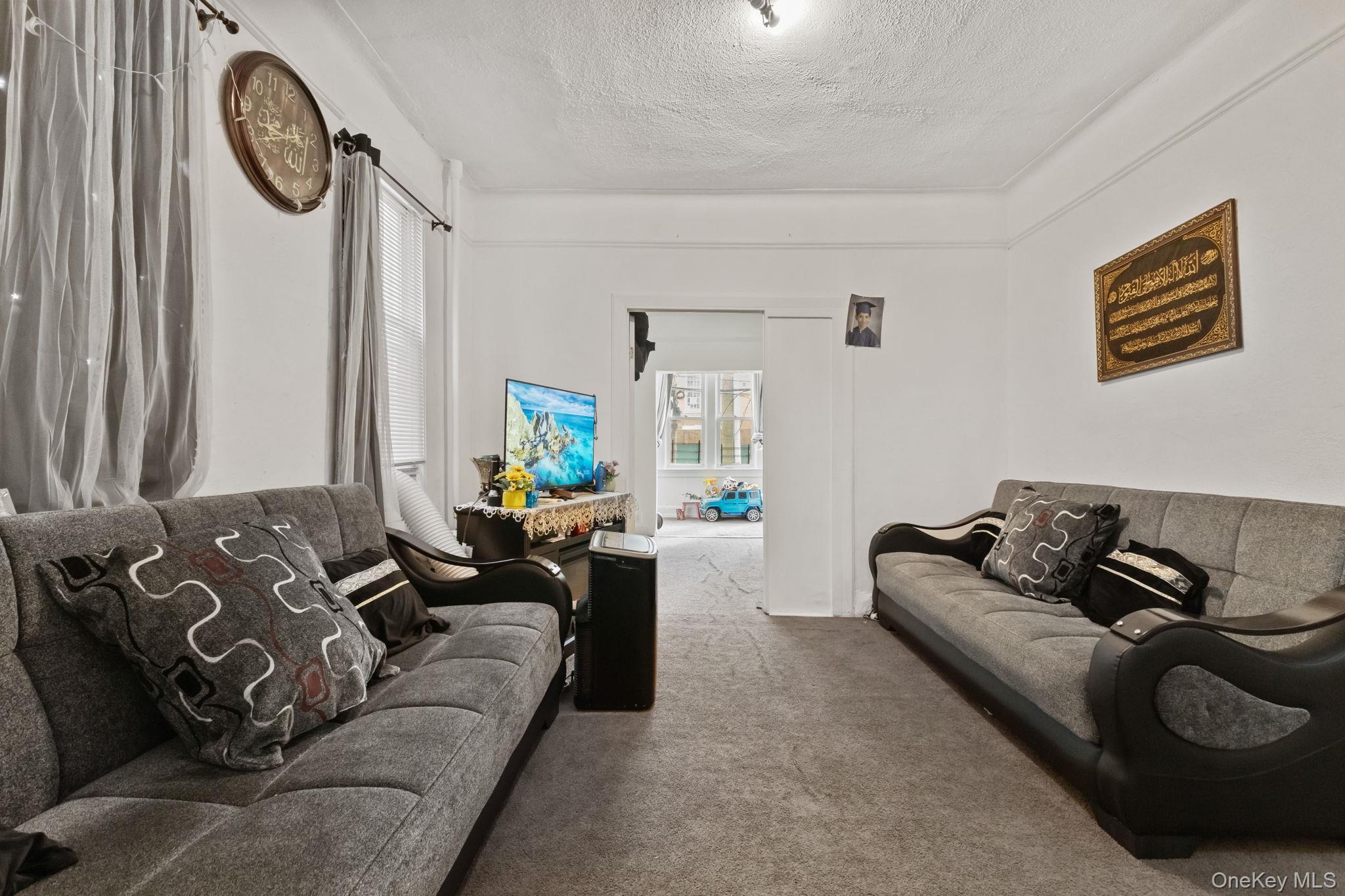 Single Family Rhinelander  Bronx, NY 10462, MLS-935652-21