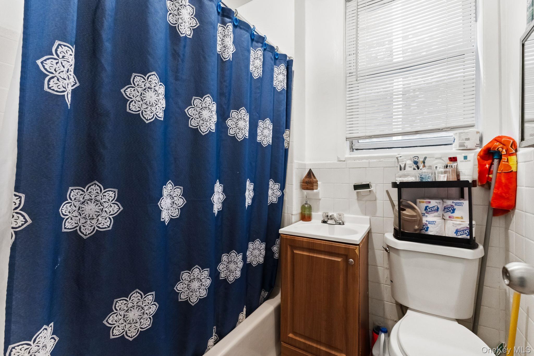 Single Family Rhinelander  Bronx, NY 10462, MLS-935652-25