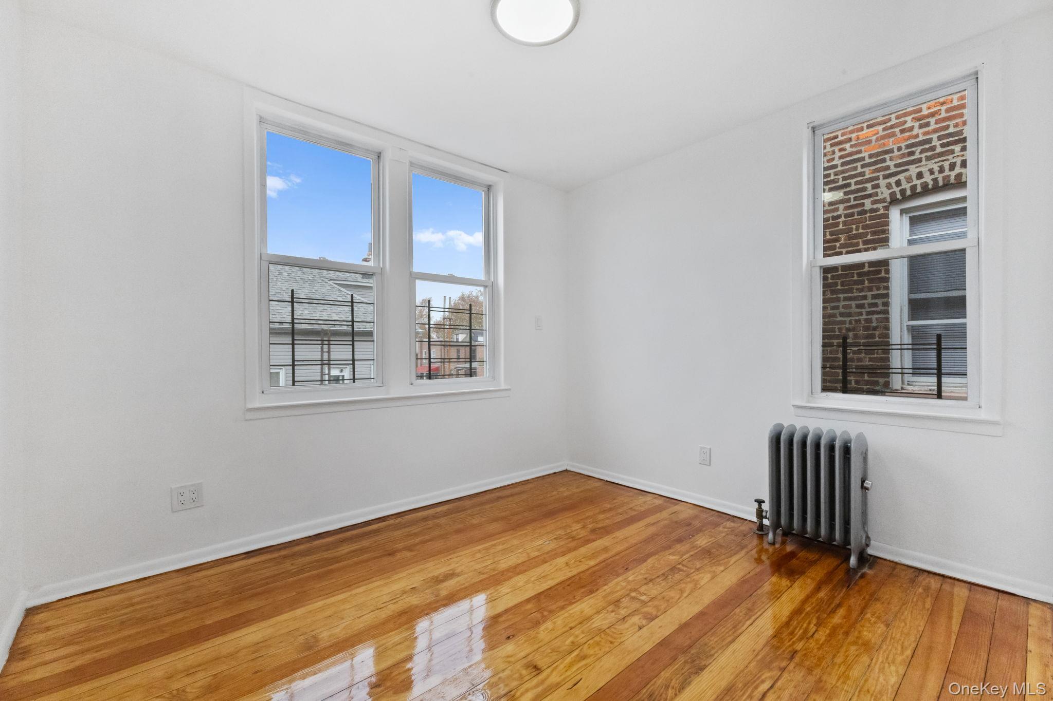 Single Family Rhinelander  Bronx, NY 10462, MLS-935652-40