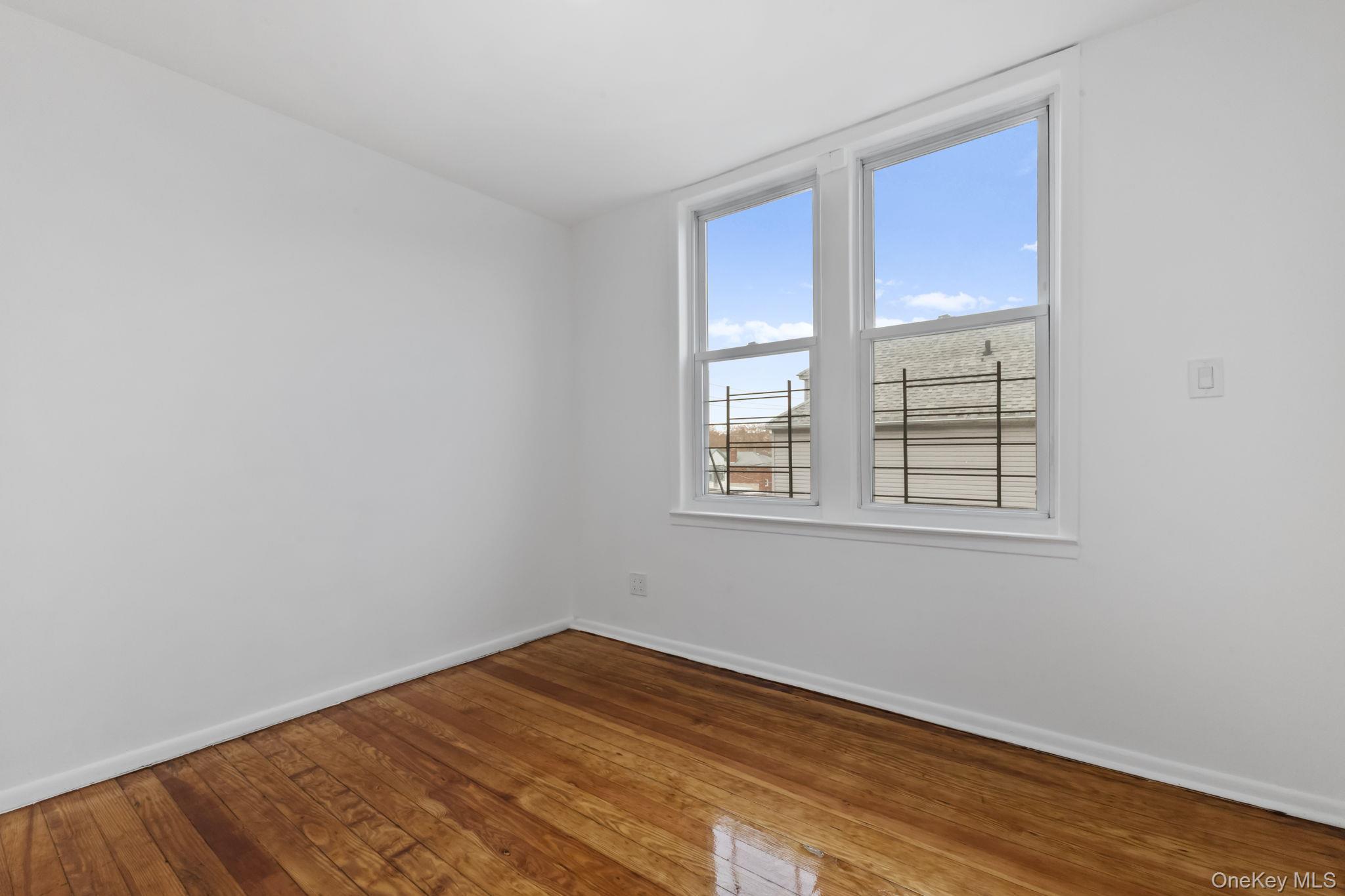 Single Family Rhinelander  Bronx, NY 10462, MLS-935652-42