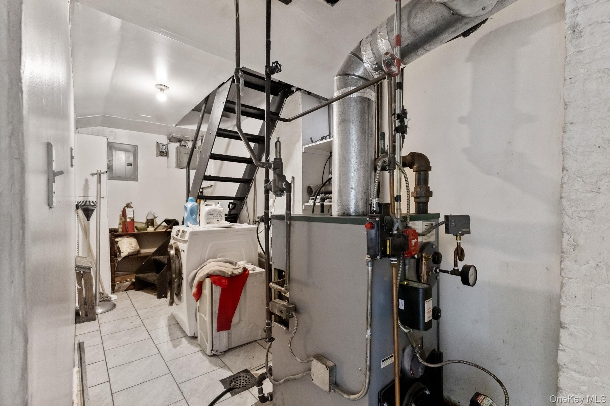 Single Family Rhinelander  Bronx, NY 10462, MLS-935652-5