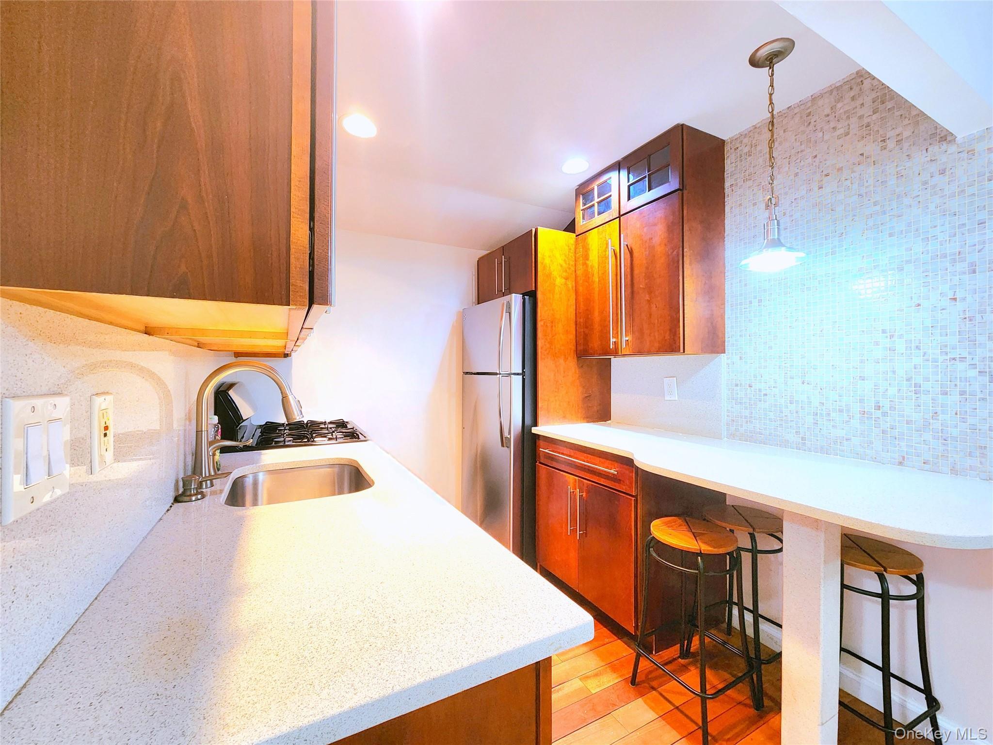 Condo 33rd  Queens, NY 11354, MLS-935679-2