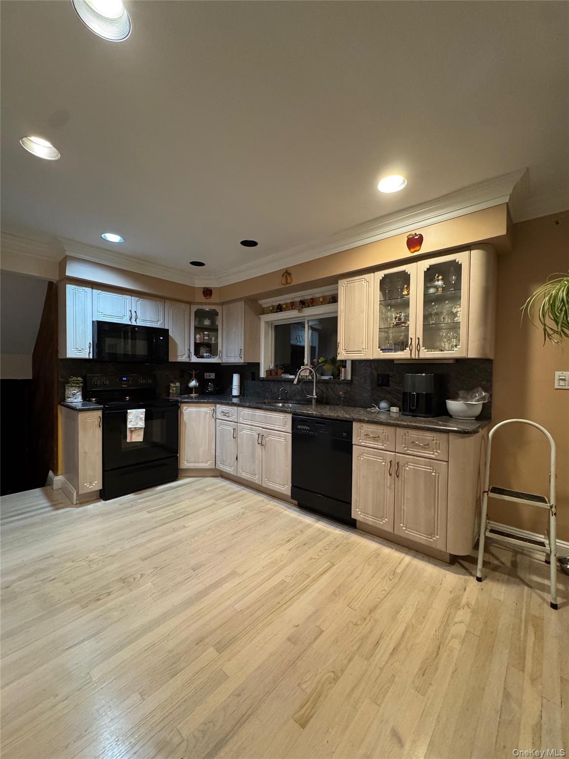 Single Family Thompson Nassau County, NY 11572, MLS-935680-3