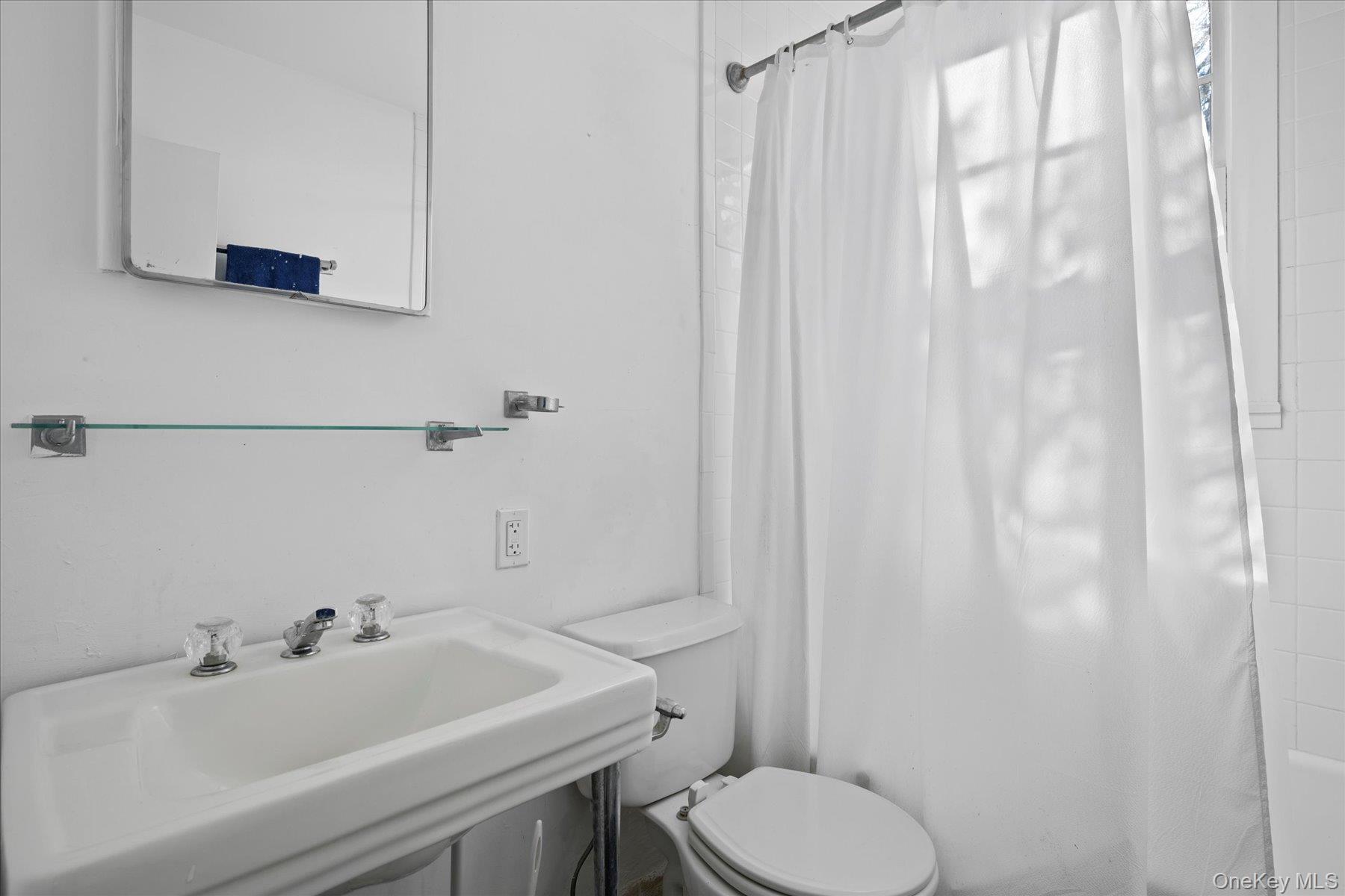Single Family Shinnecock Road  Suffolk County, NY 11959, MLS-935687-48