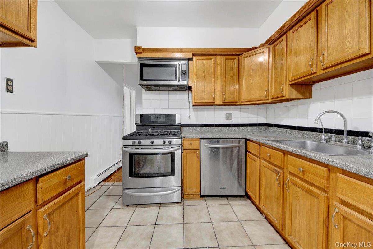 Single Family Buttrick  Bronx, NY 10465, MLS-935723-2