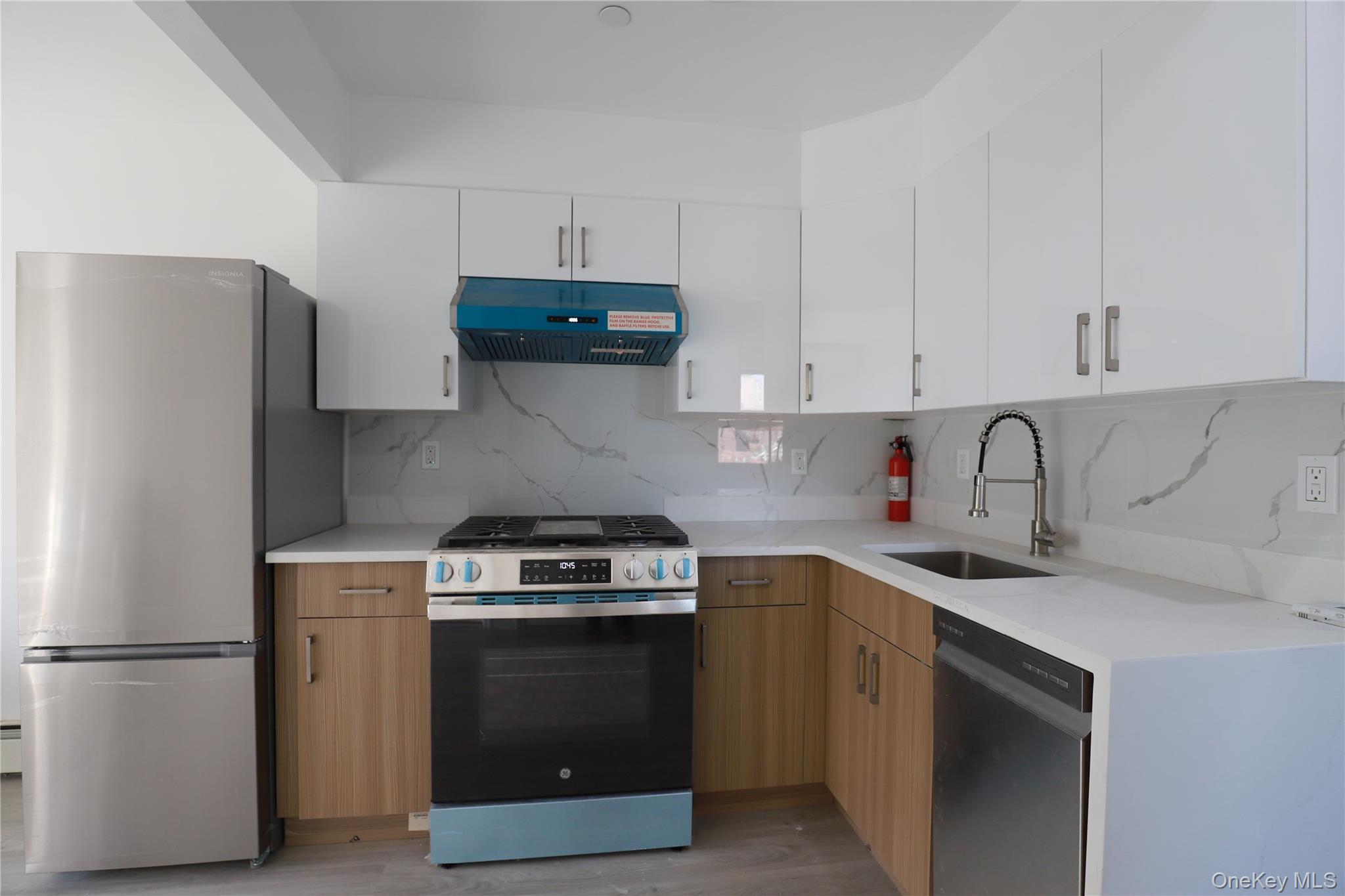 Condo Maple  Queens, NY 11355, MLS-935724-3