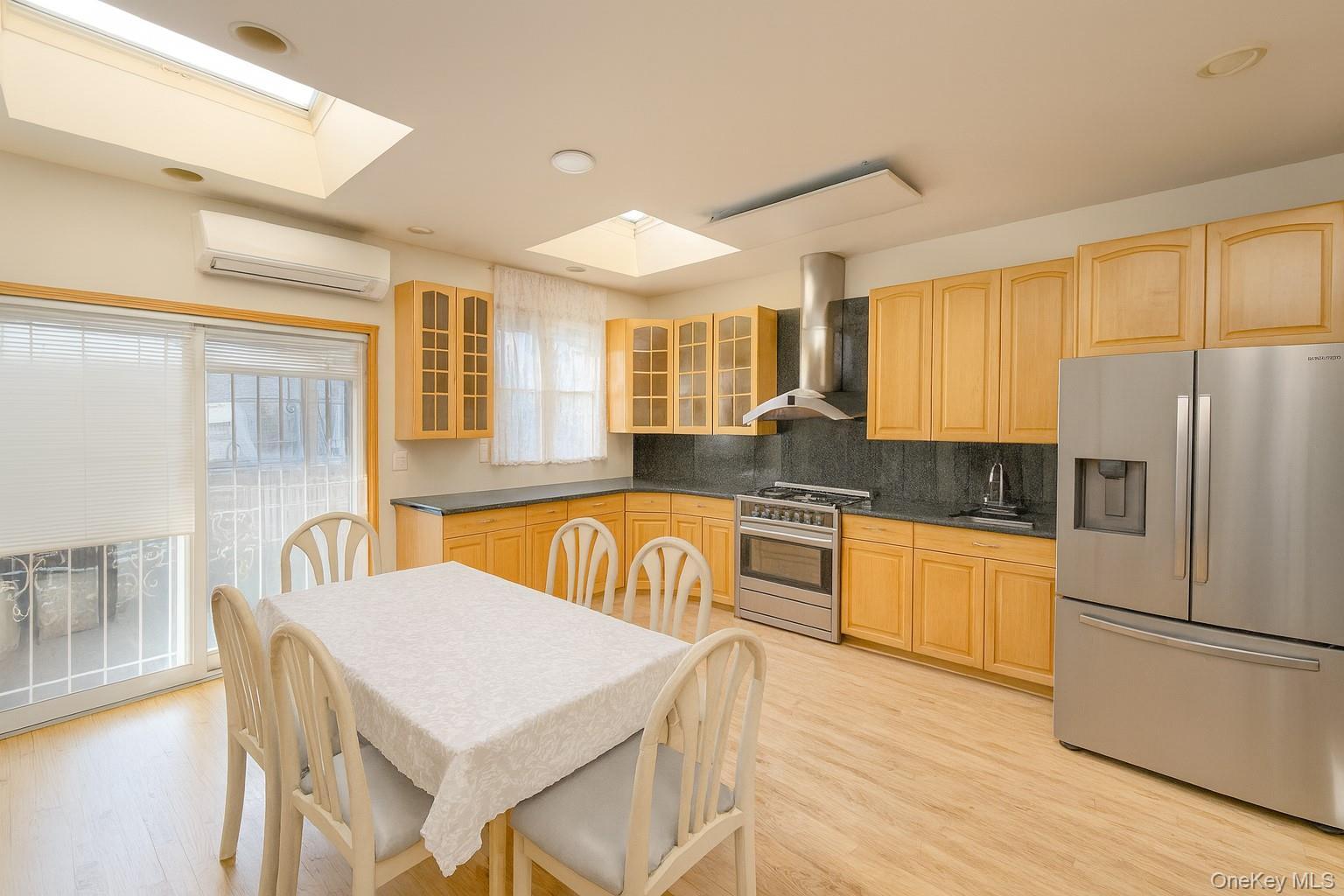 Single Family Jewel Queens, NY 11367, MLS-935771-8