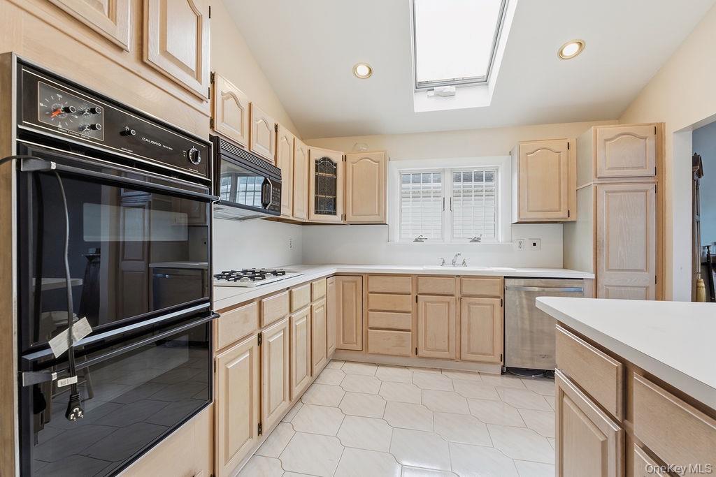 Single Family 84th  Queens, NY 11414, MLS-935783-16