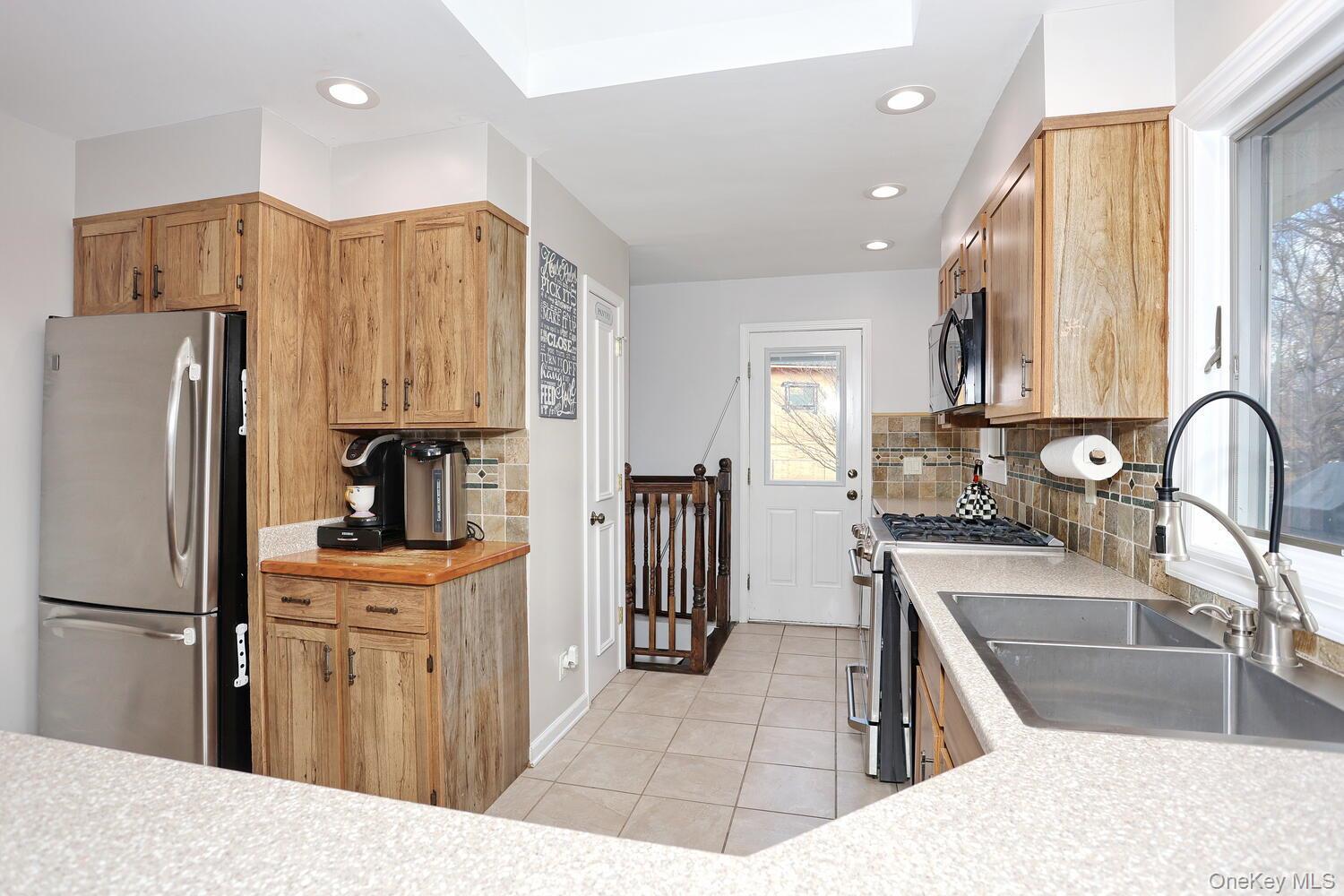 Single Family Augur Rockland County, NY 10901, MLS-935786-10