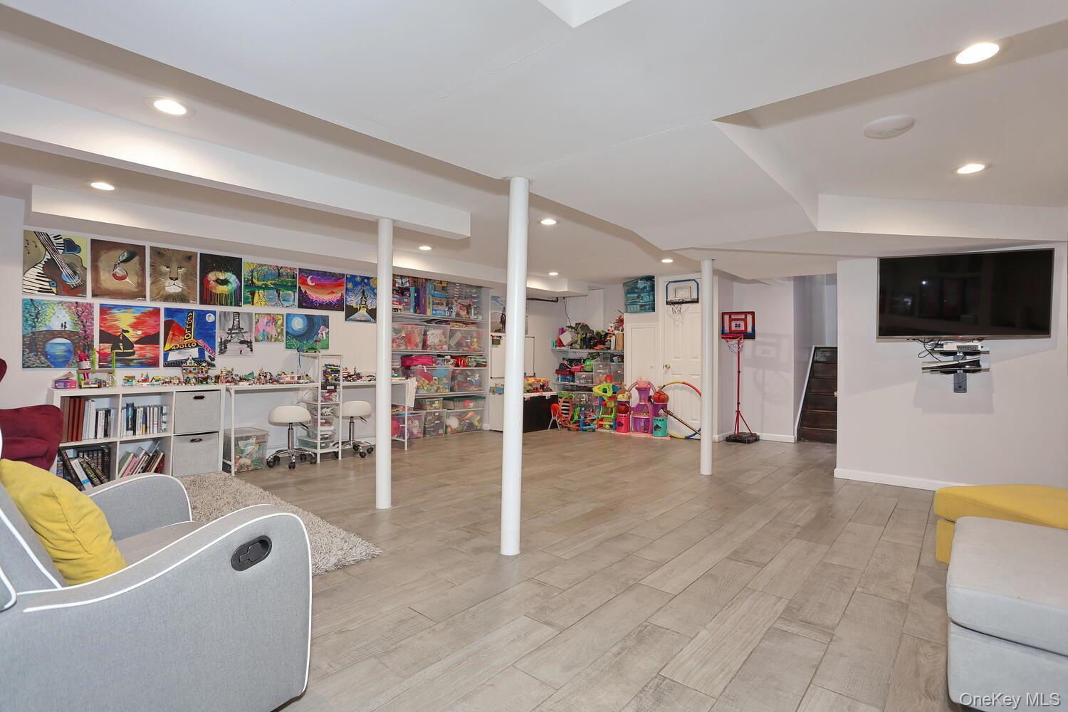 Single Family Augur Rockland County, NY 10901, MLS-935786-21