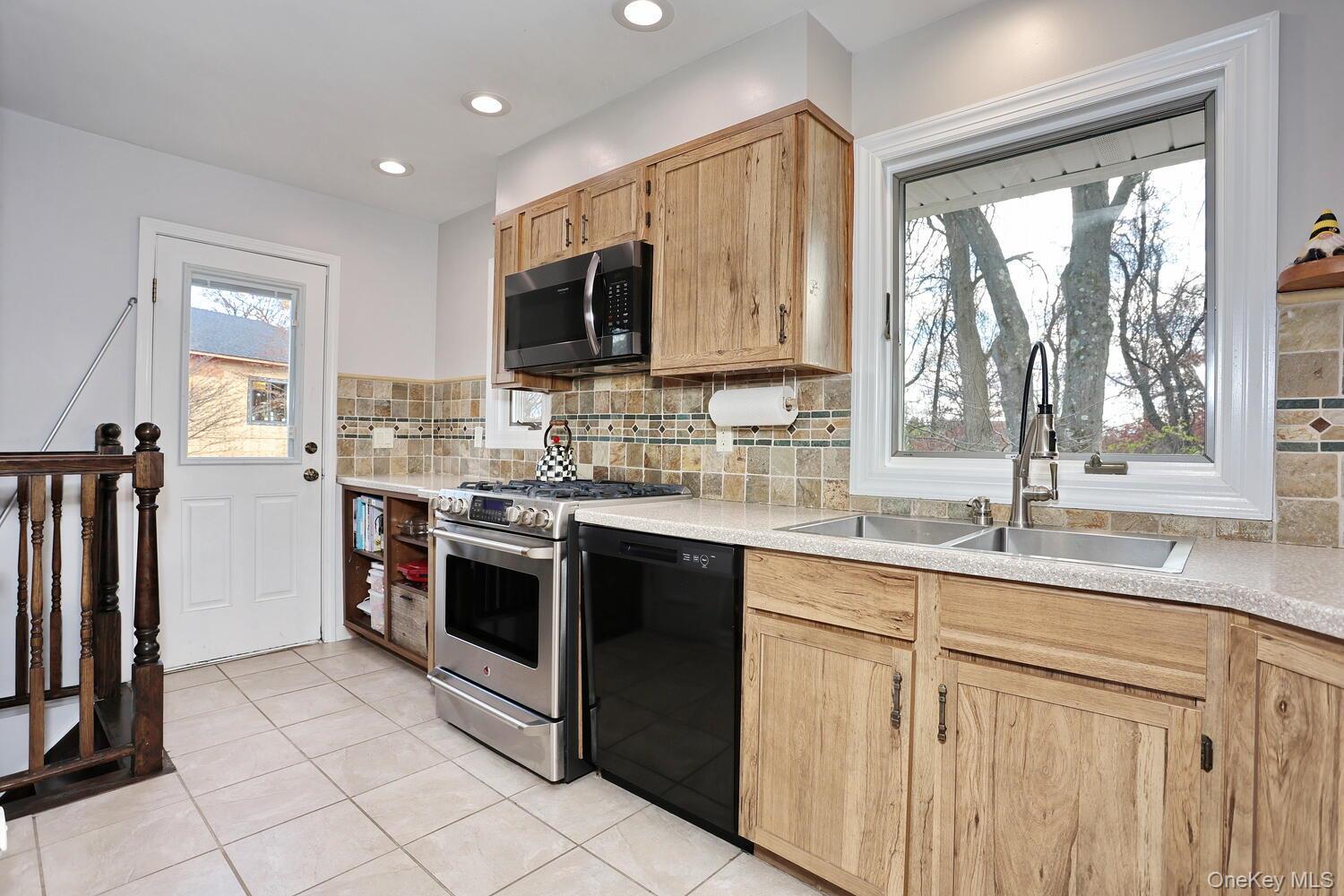 Single Family Augur Rockland County, NY 10901, MLS-935786-9