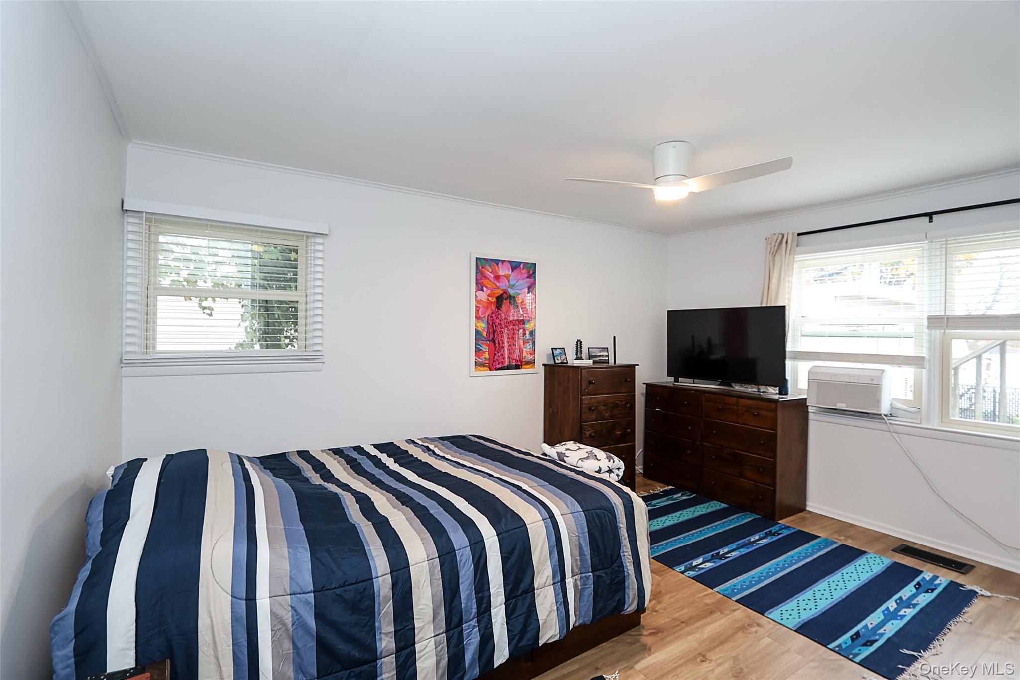 Single Family East Nassau County, NY 11542, MLS-935788-16