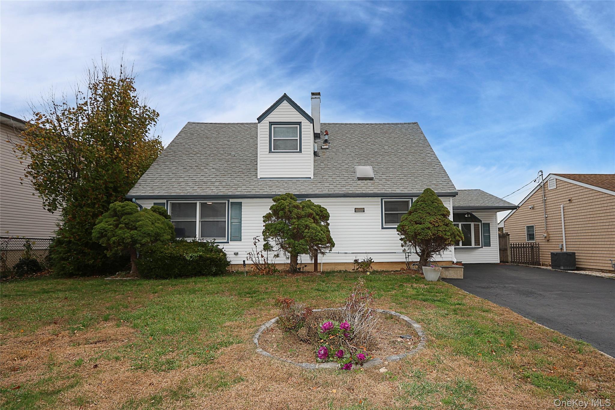 Single Family East Nassau County, NY 11542, MLS-935788-2