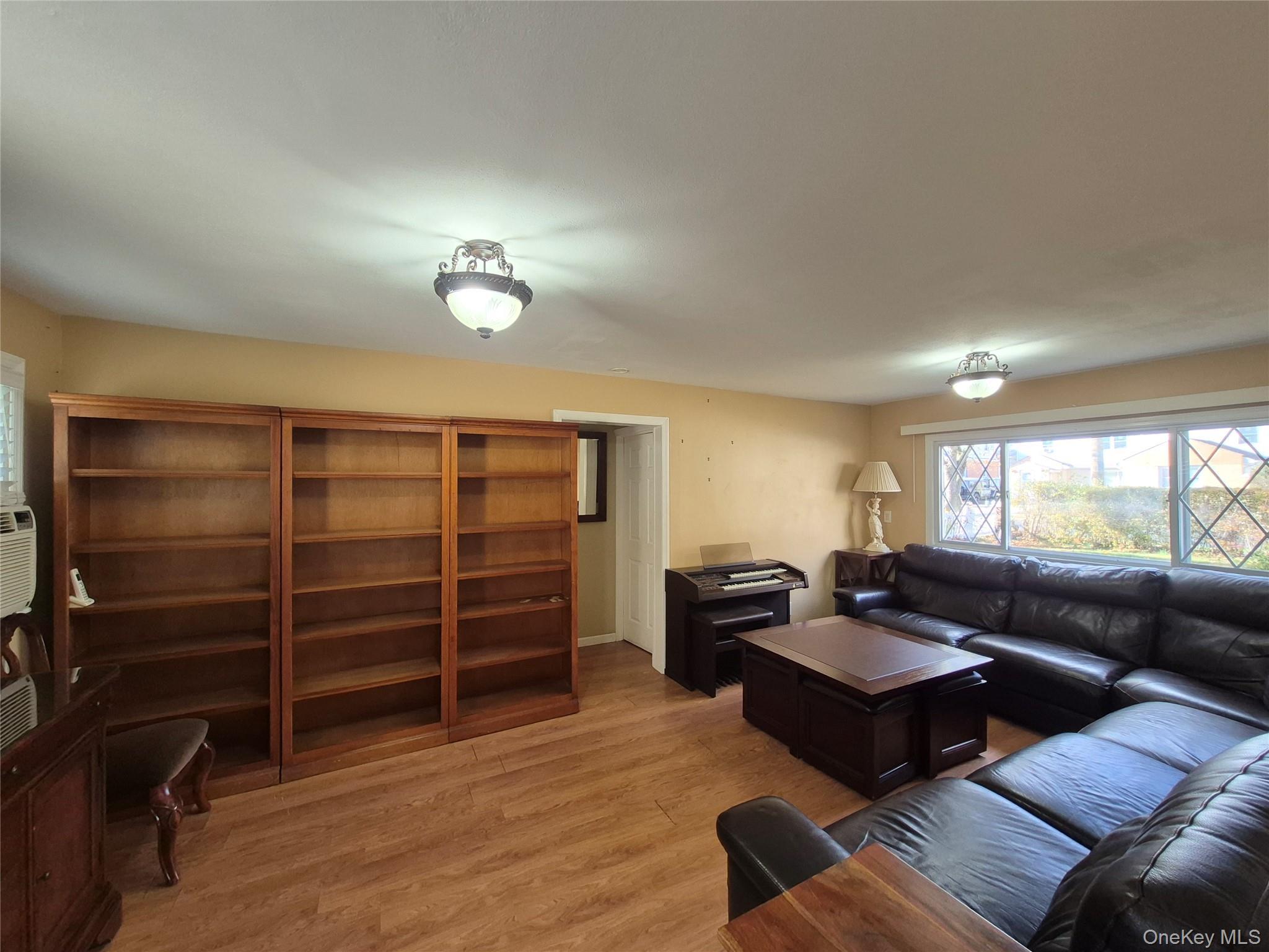 Single Family Argyle Nassau County, NY 11553, MLS-935791-12