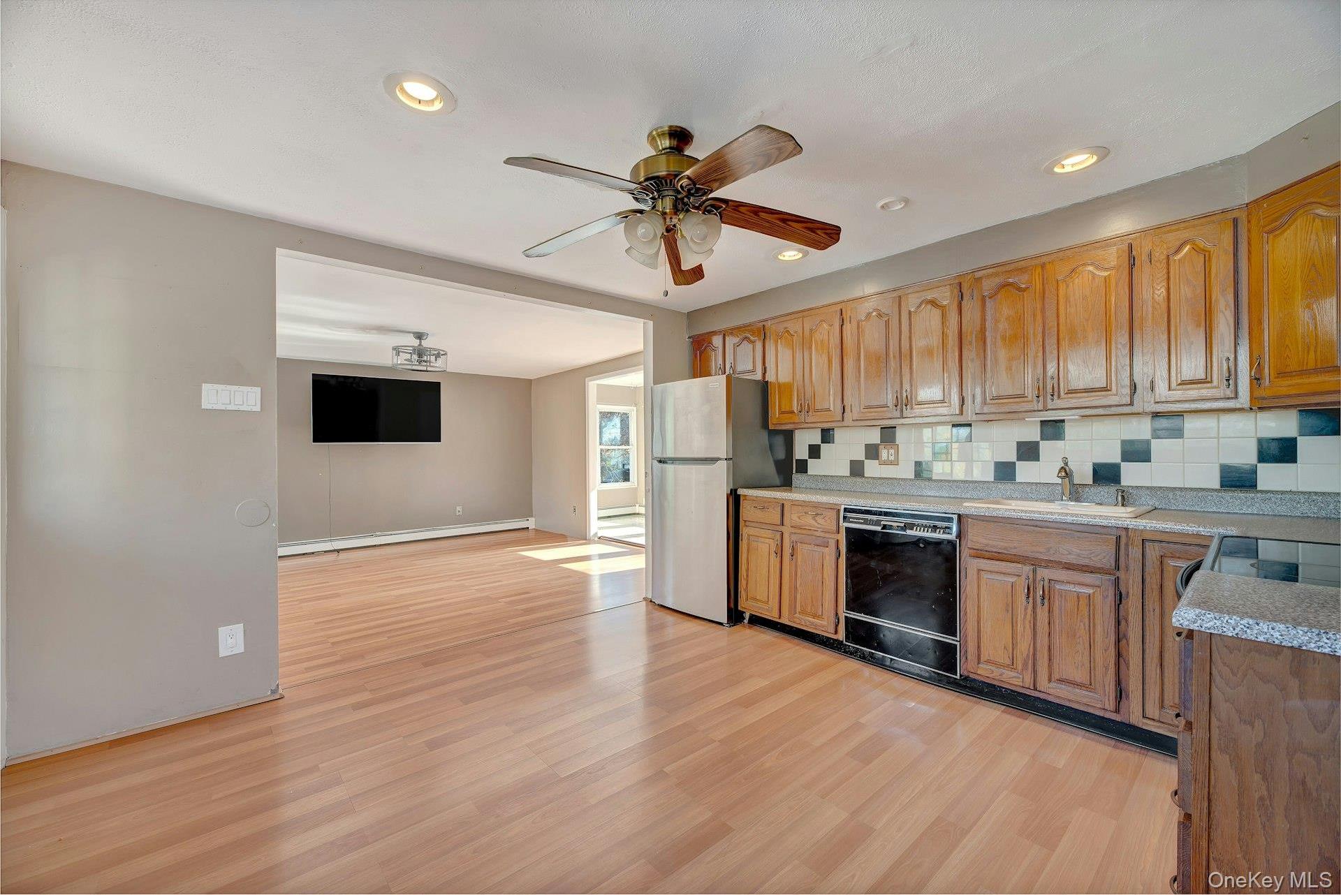 Single Family Hazel Suffolk County, NY 11778, MLS-935792-15