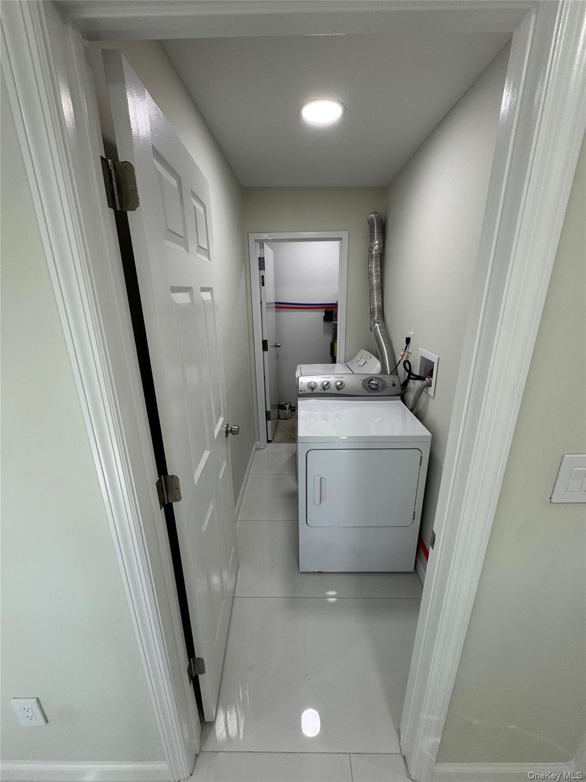 Single Family Grace Suffolk County, NY 11741, MLS-935796-15