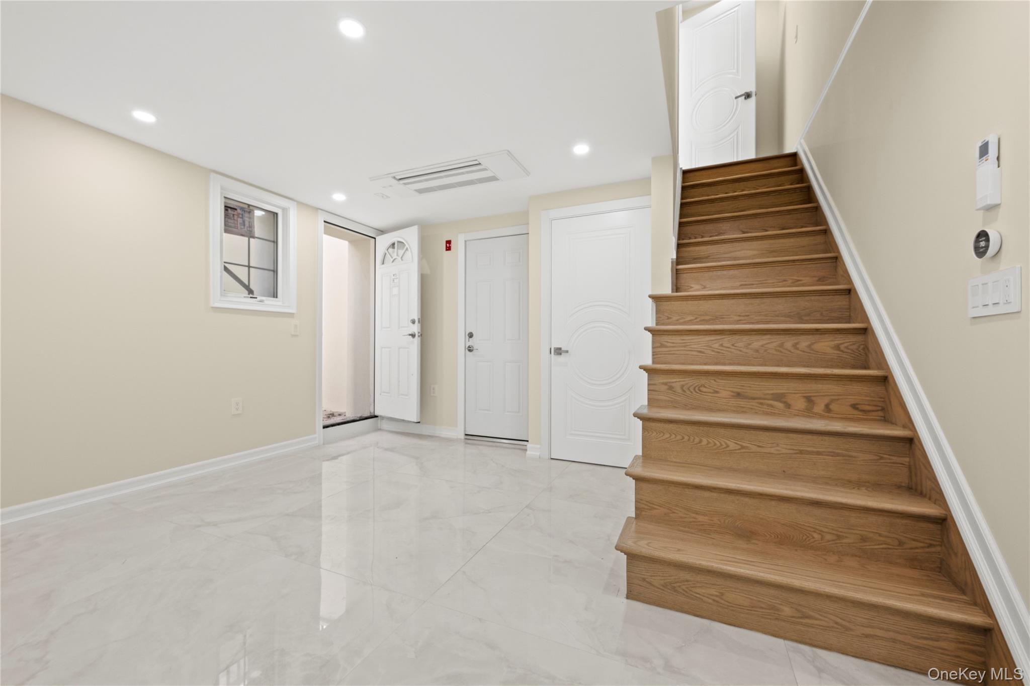 Single Family 174th  Queens, NY 11366, MLS-935815-30