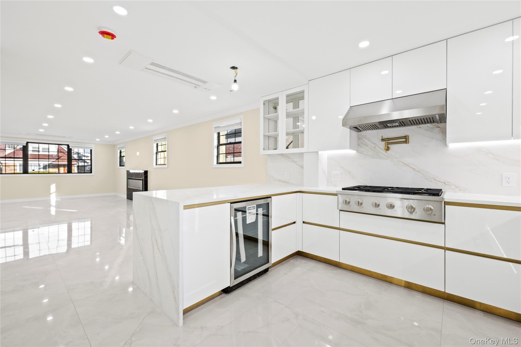 Single Family 174th  Queens, NY 11366, MLS-935815-9