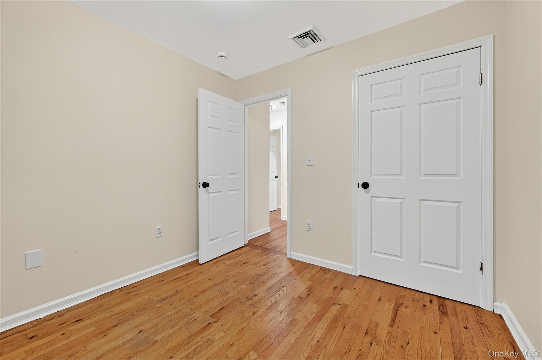 Single Family Country Meadows  Ulster County, NY 12561, MLS-935819-21