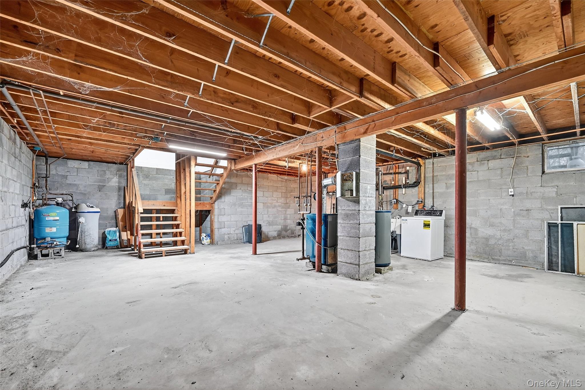 Single Family Country Meadows  Ulster County, NY 12561, MLS-935819-23