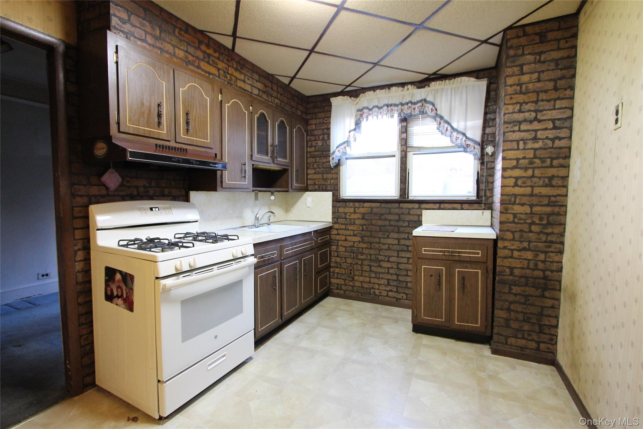 Single Family 56th Queens, NY 11378, MLS-935827-12