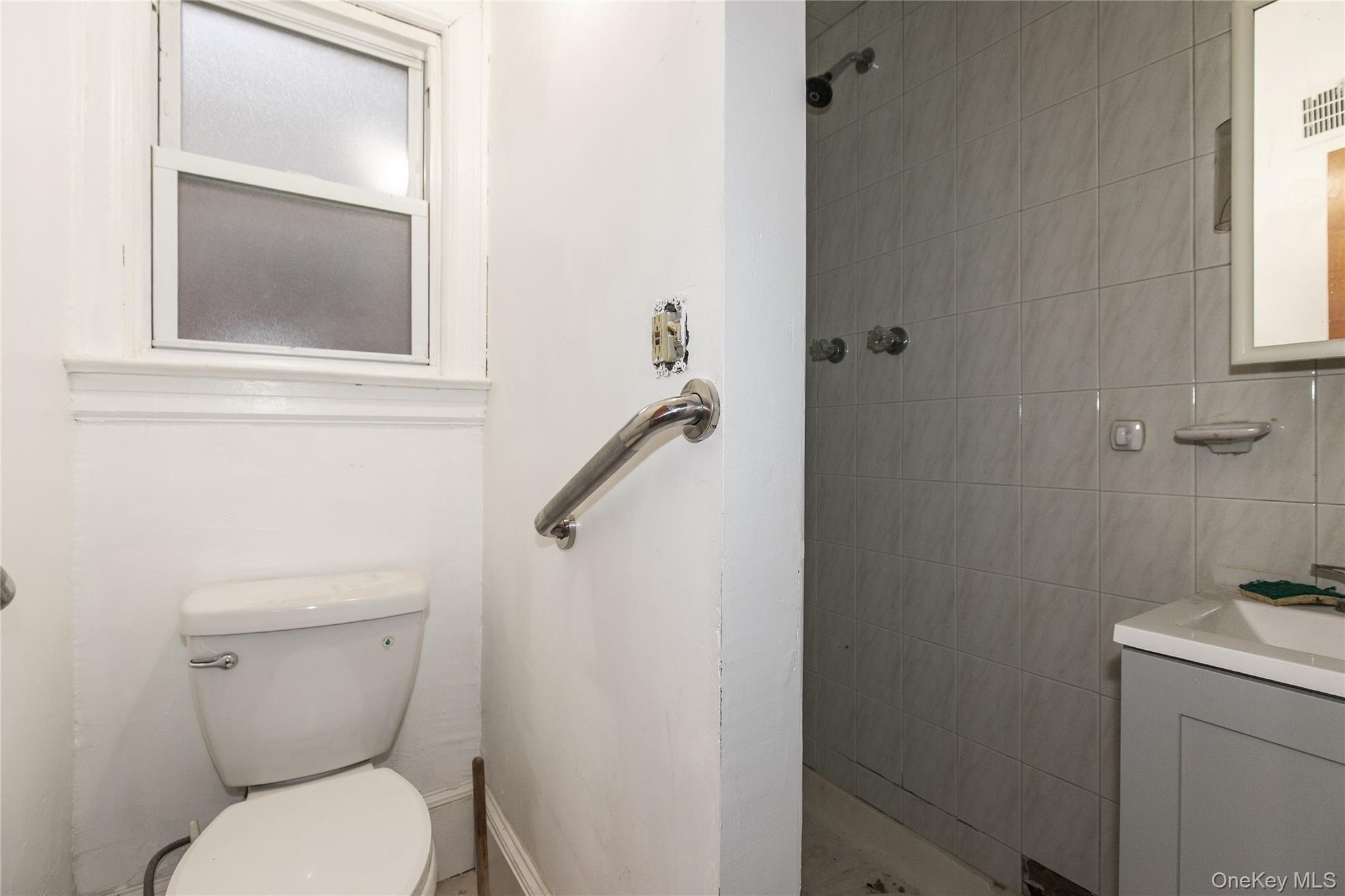 Single Family Clyde Nassau County, NY 11550, MLS-935838-21