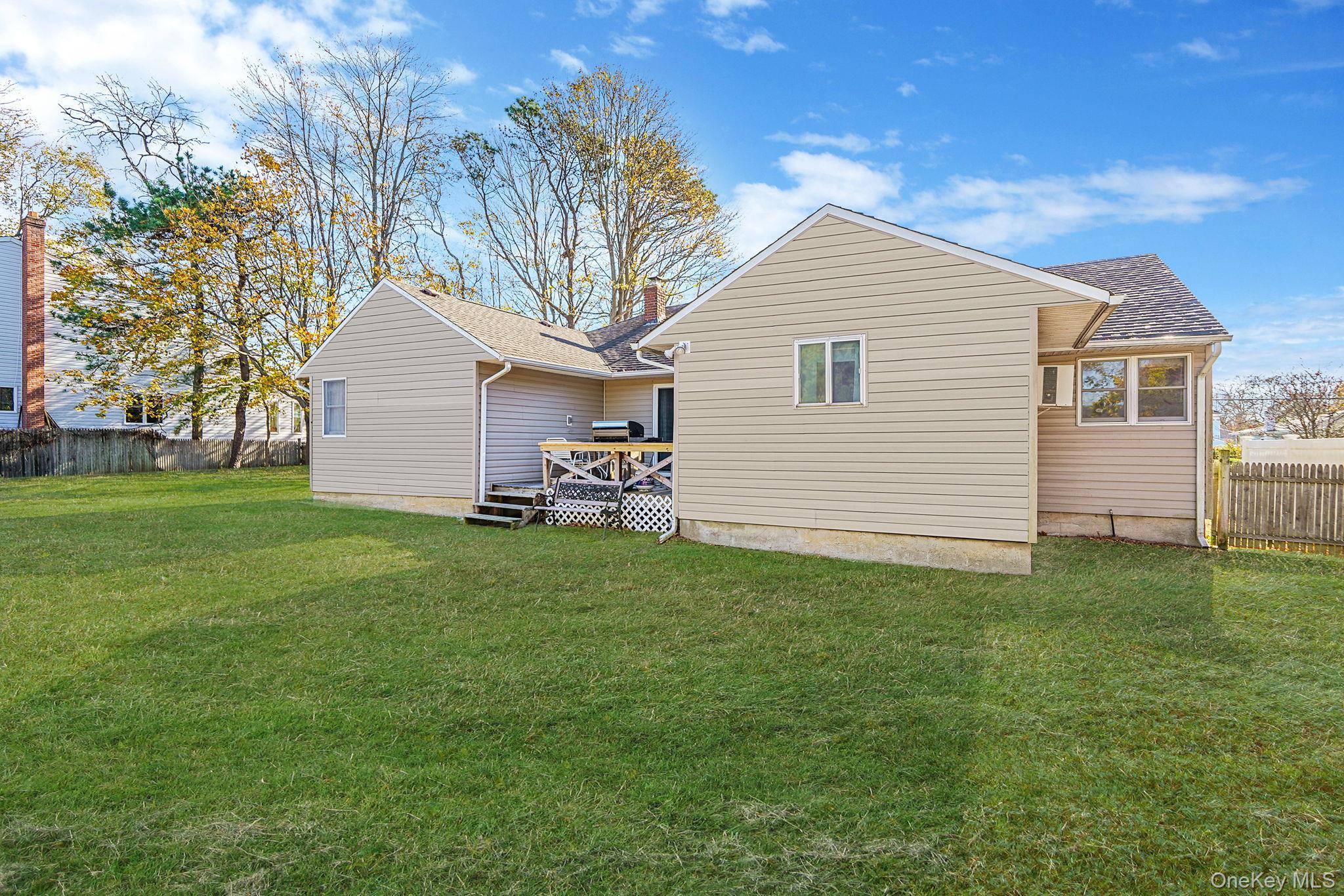 Single Family 6th  Suffolk County, NY 11772, MLS-935841-24