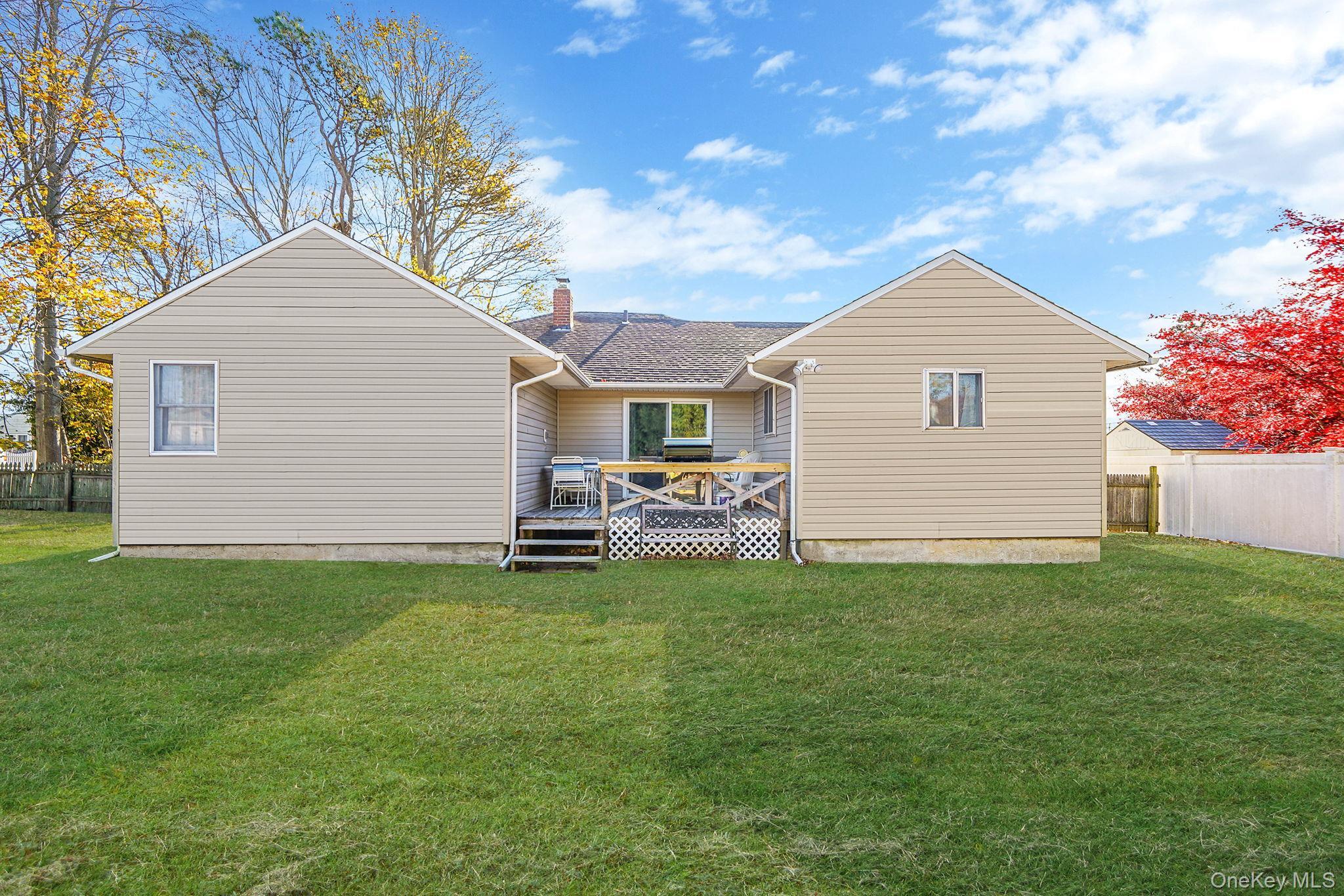 Single Family 6th  Suffolk County, NY 11772, MLS-935841-25