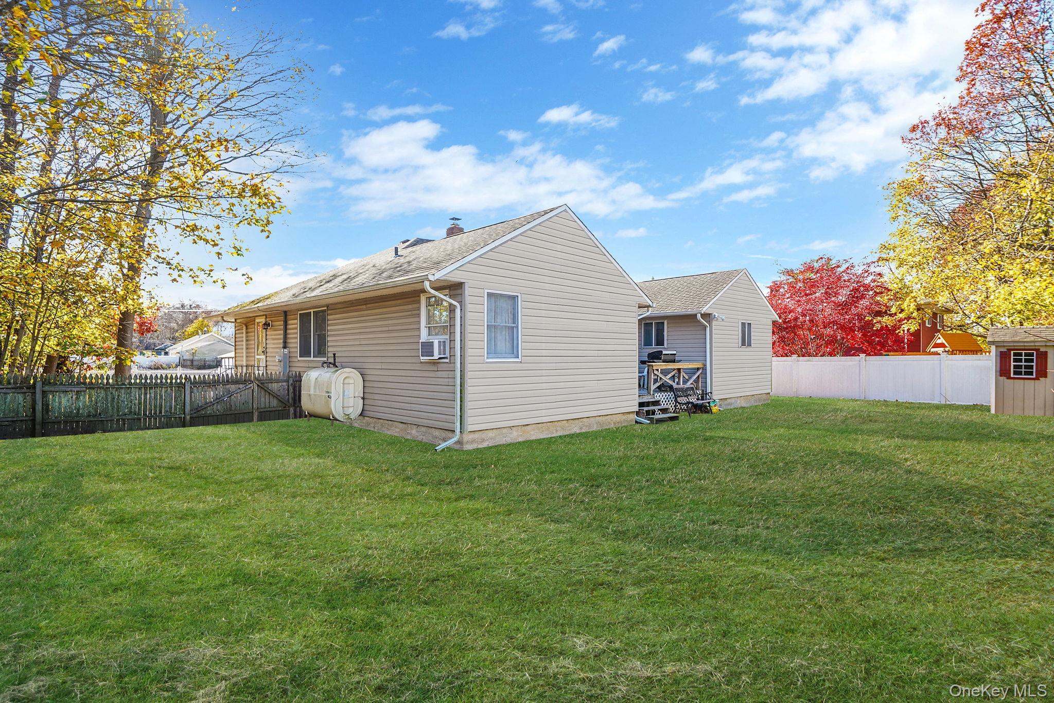 Single Family 6th  Suffolk County, NY 11772, MLS-935841-26