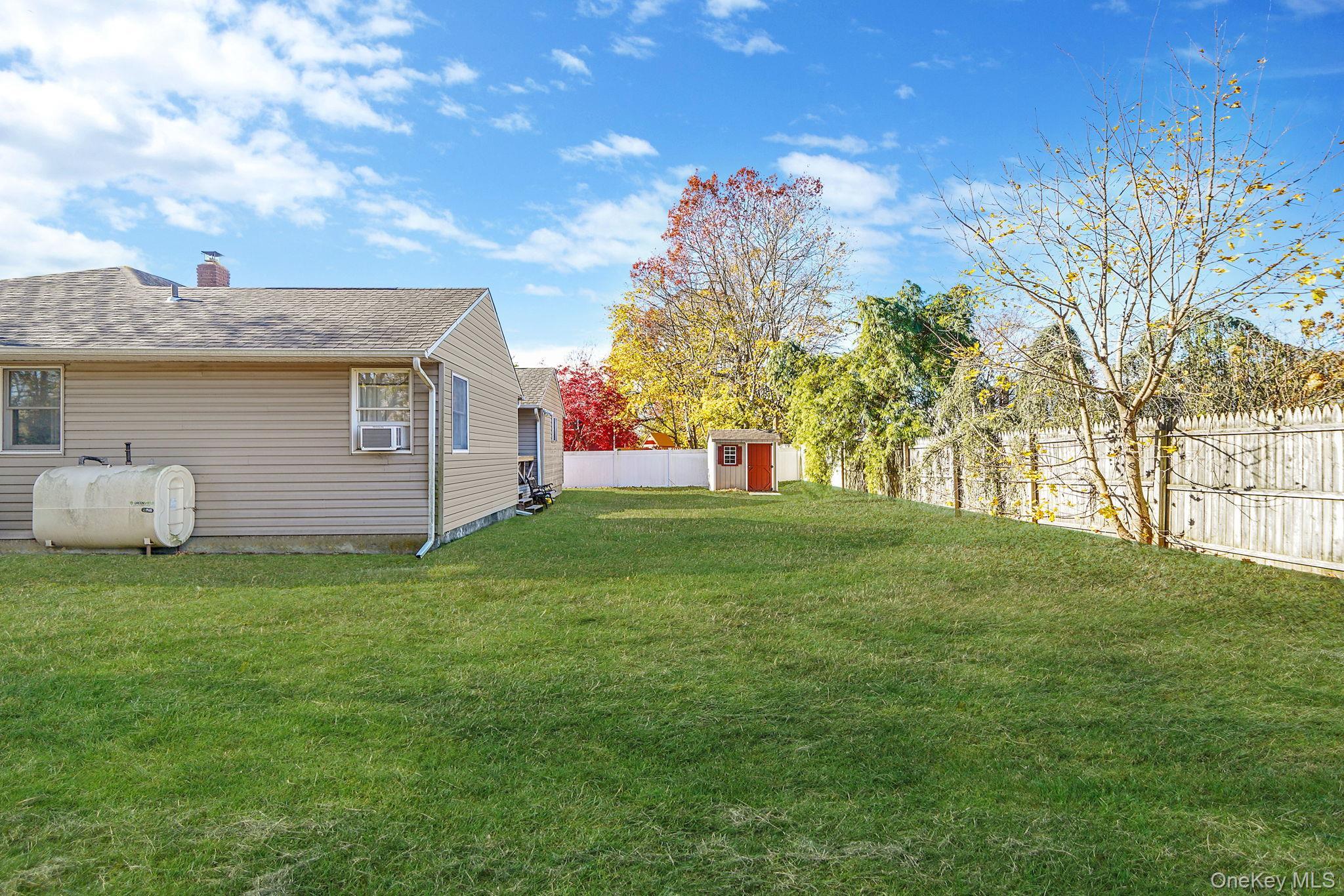 Single Family 6th  Suffolk County, NY 11772, MLS-935841-27