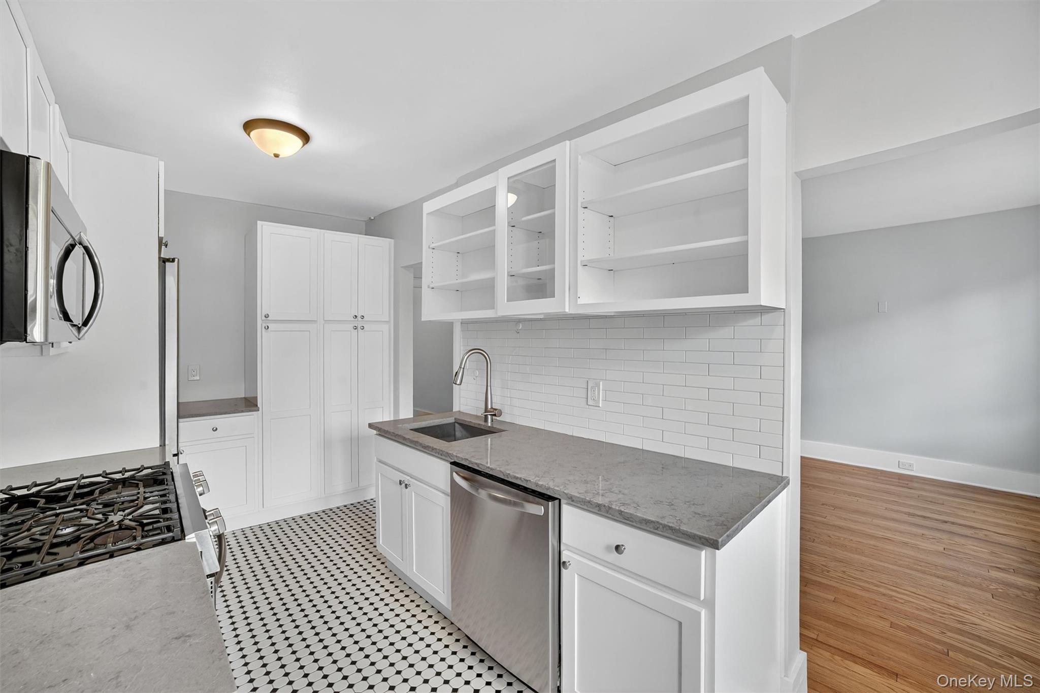 Coop Bronxville  Westchester County, NY 10708, MLS-935864-10