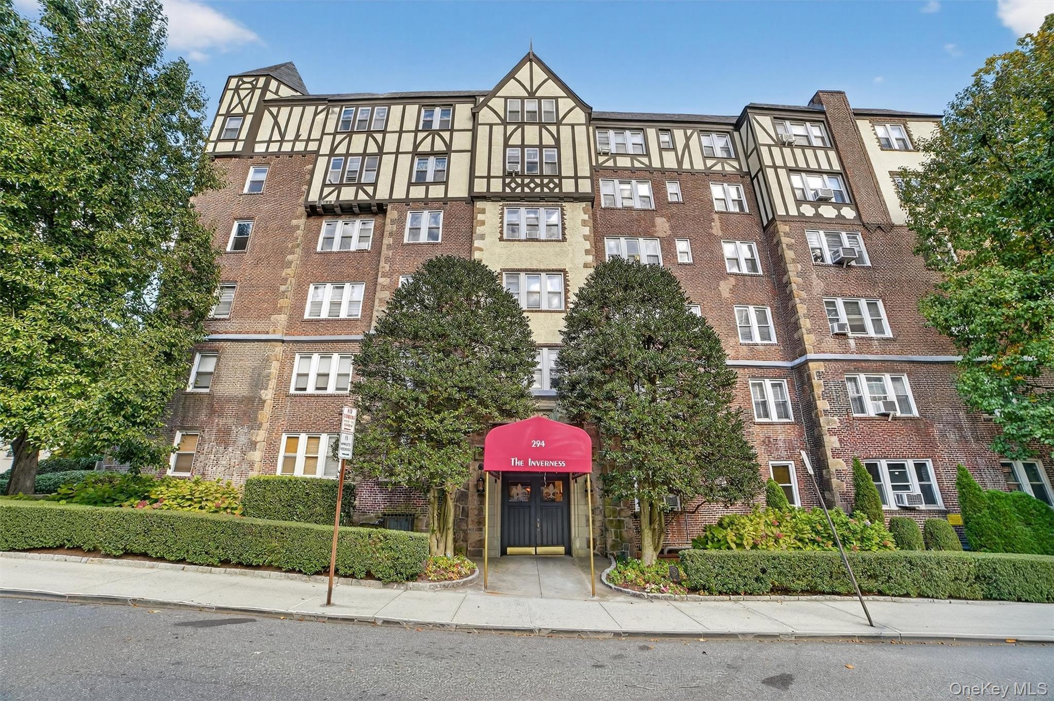 Coop Bronxville  Westchester County, NY 10708, MLS-935864-2