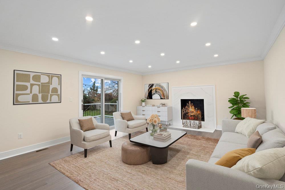 Single Family Woodland Nassau County, NY 11576, MLS-935927-20