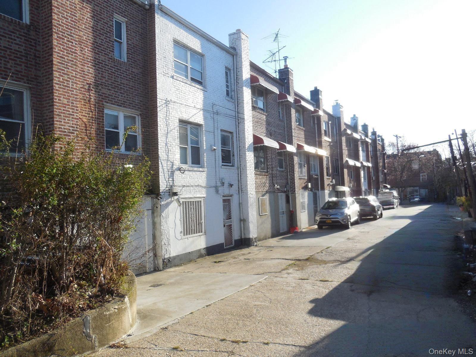 Single Family Grenada Bronx, NY 10466, MLS-935932-2