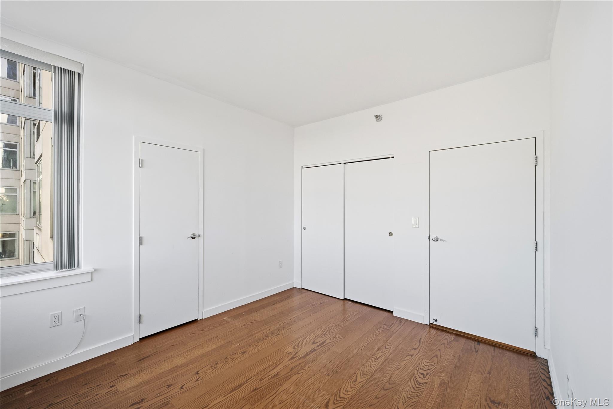 Condo College Point  Queens, NY 11354, MLS-935951-18